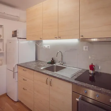 Tichy S Dobrou Dostupnostou アパート