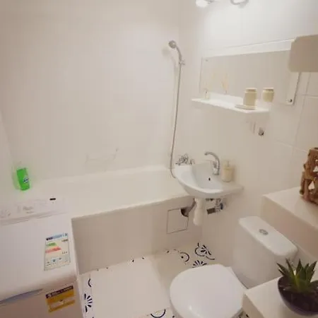 Tichy S Dobrou Dostupnostou アパート *